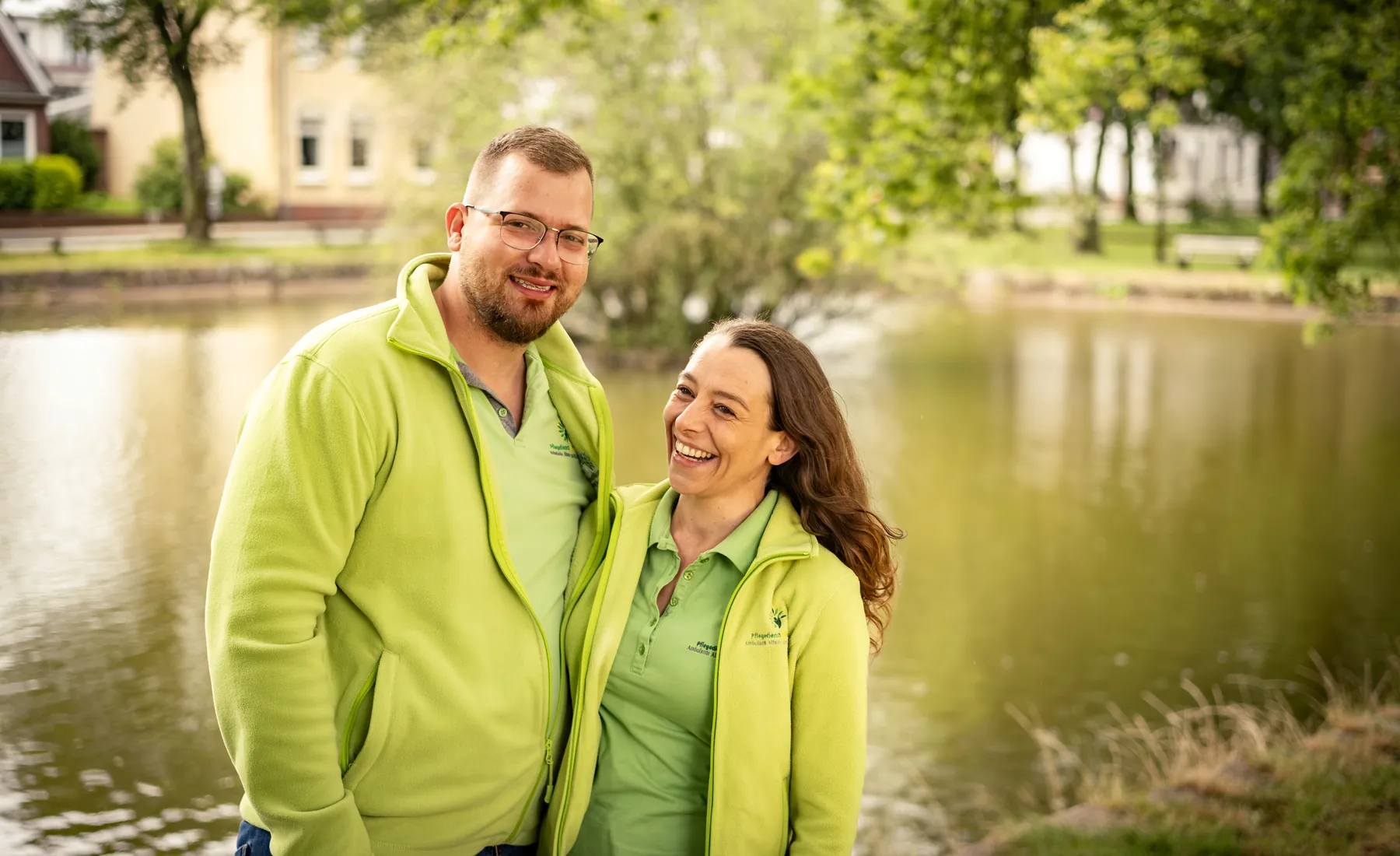 Malte und Caroline Wilstermann am Wasser